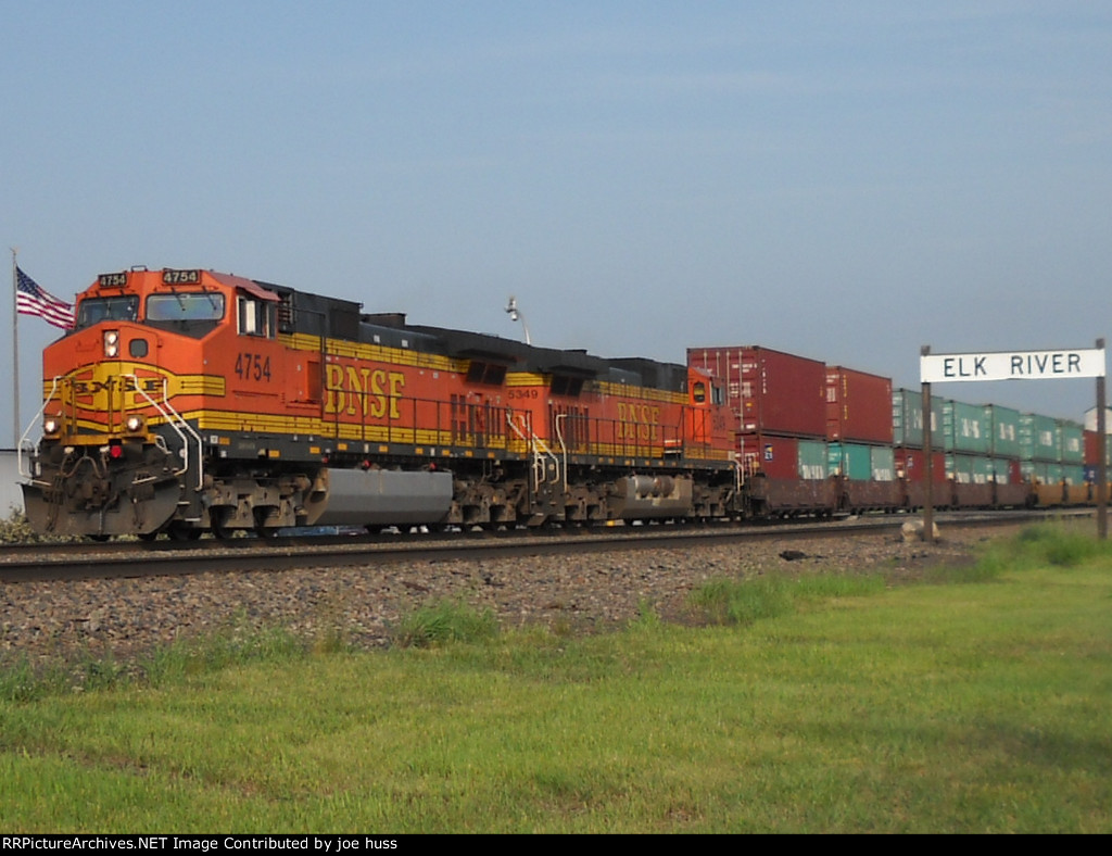 BNSF 4754 East